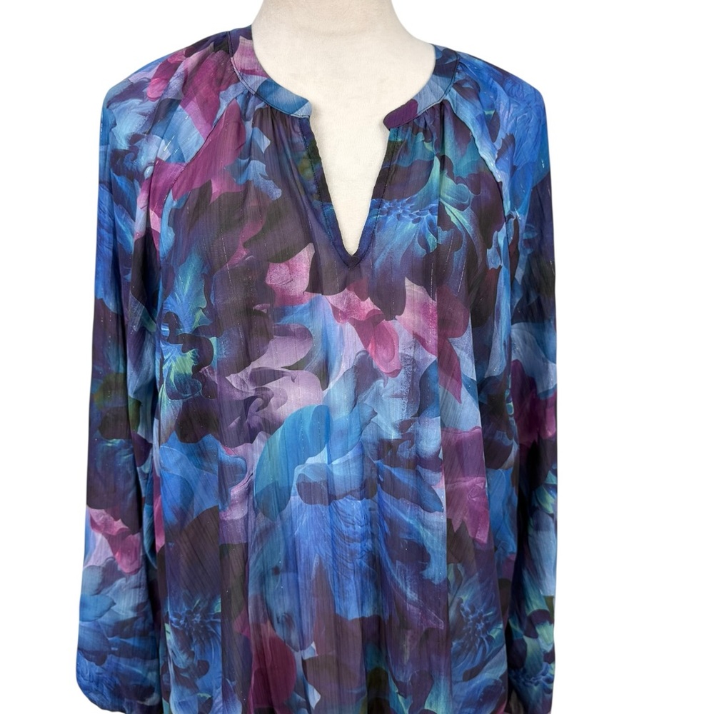 🆕 Torrid colorful graphic print top size 0/large-12